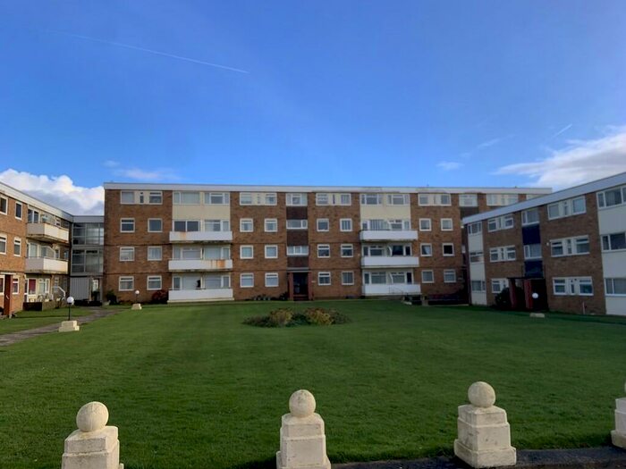 2 Bedroom Apartment To Rent In Queens Promenade, Bispham, FY2