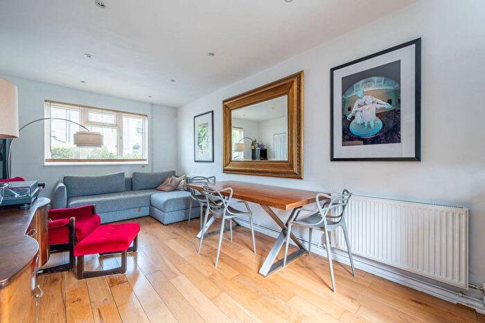 2 Bedroom Property To Rent In Crewys Road, Nunhead, London, SE15