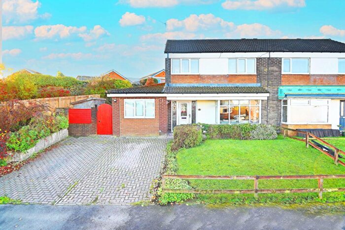 4 Bedroom House For Sale In Burnside Close, Harrogate, HG1