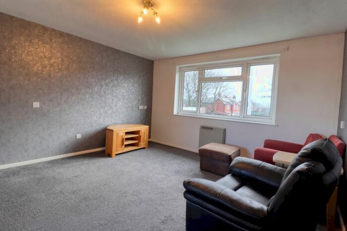 2 Bedroom Flat To Rent In Cranidge Close, Crowle, Scunthorpe, DN17