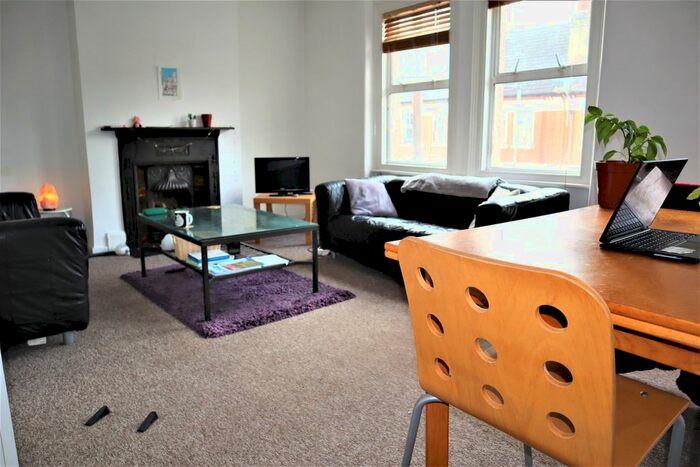2 Bedroom Flat To Rent In Coverton Road, London, SW17
