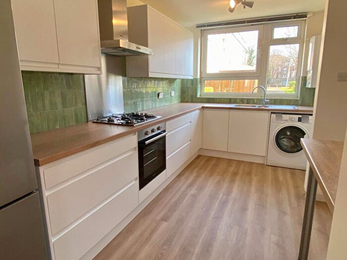 3 Bedroom Maisonette To Rent In John Barnes Walk, London, E15