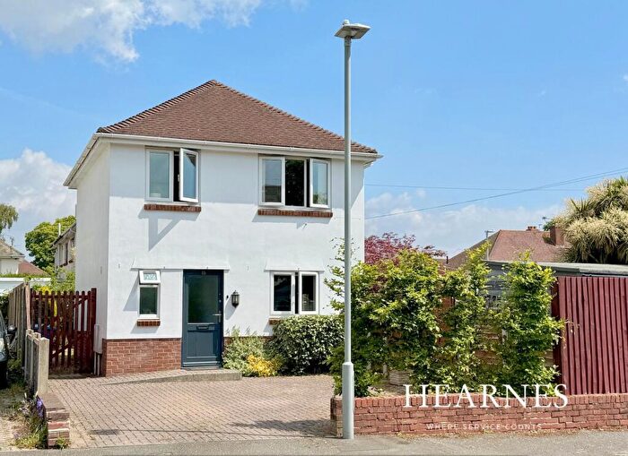 3 Bedroom Detached House For Sale In Hobbs Road, Parkstone, Poole, BH12