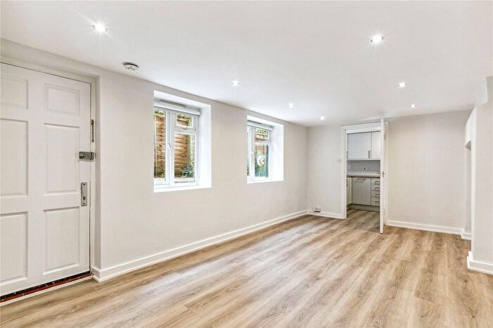 2 Bedroom Flat For Sale In Rossiter Road, SW12