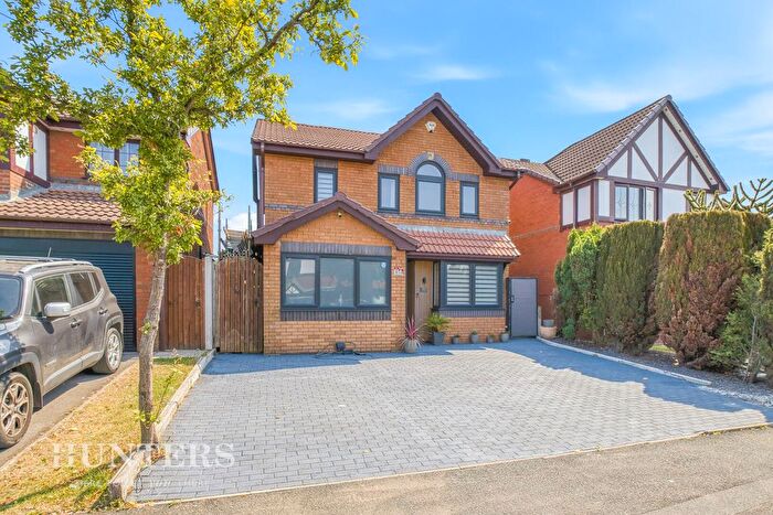 3 Bedroom Detached House For Sale In Simkin Way, Oldham, OL8