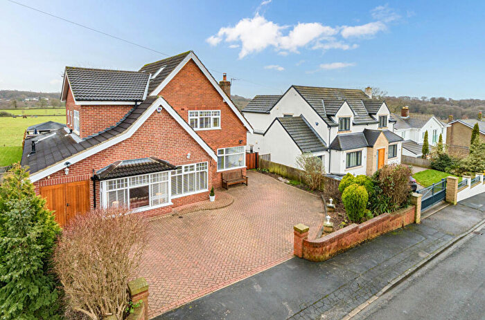 4 Bedroom Detached House For Sale In Dunstarn Gardens, Adel, Leeds., LS16