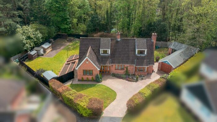 6 Bedroom Chalet For Sale In Ashlong Grove, Halstead, Essex, CO9