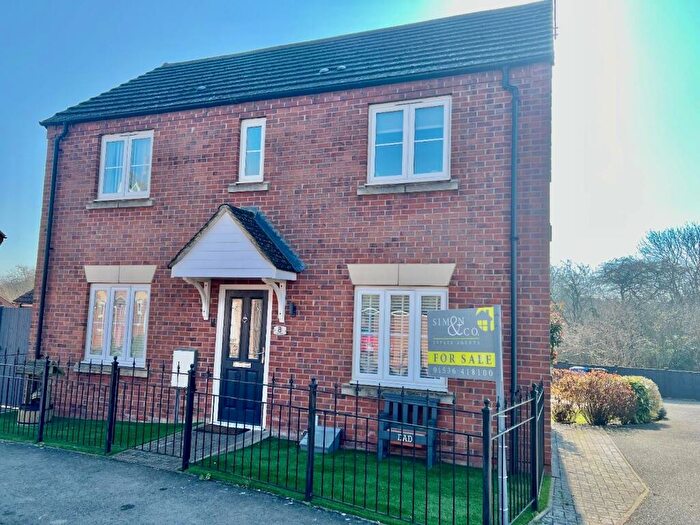 3 Bedroom Semi-Detached House For Sale In The Ride, Desborough, Kettering, NN14