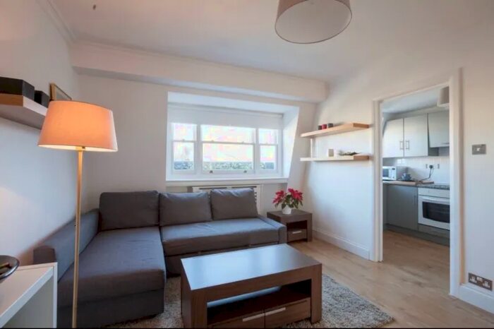 1 Bedroom Flat To Rent In Warwick Rd, Earls Court, SW5