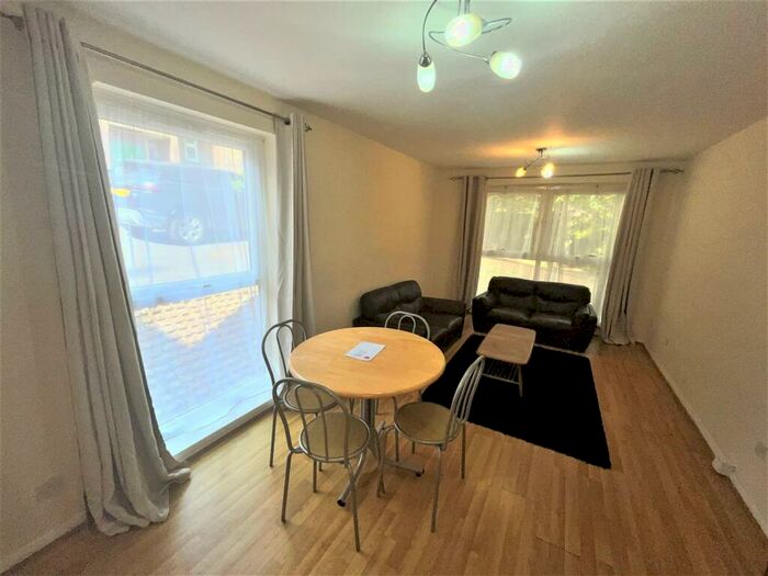 2 Bedroom Flat To Rent In Seymour Close, Selly Oak, Birmingham, B29