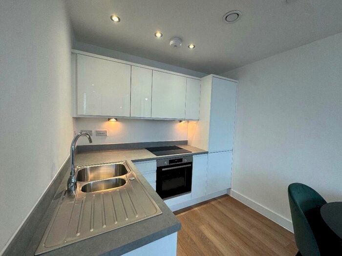 1 Bedroom Flat To Rent In Talbot Road, Manchester, M16