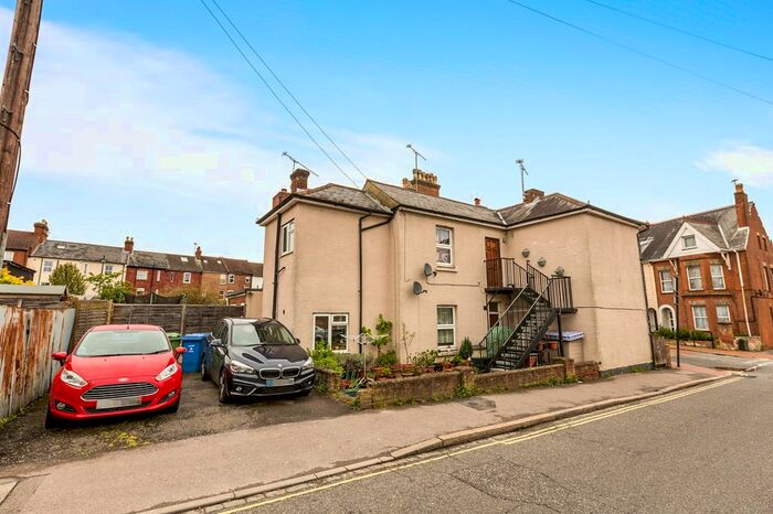 2 Bedroom Flat To Rent In Gordon Road, Aldershot, GU11