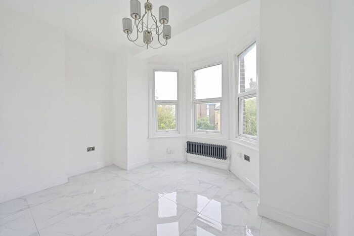 2 Bedroom Maisonette To Rent In Stanley Road, South Park Gardens, Wimbledon, SW19