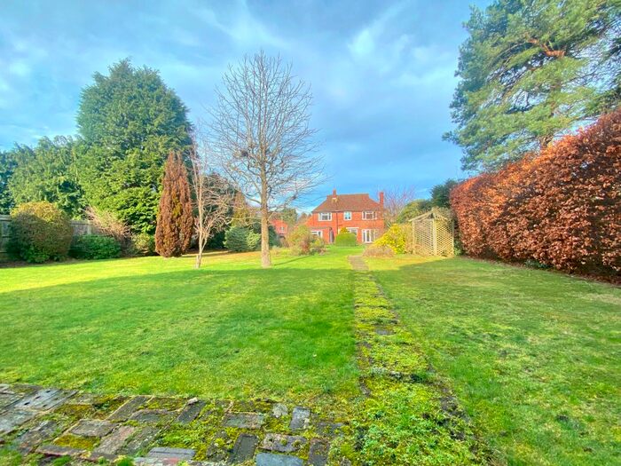 3 Bedroom Detached House To Rent In Lovelace Drive, Pyrford, Woking, GU22