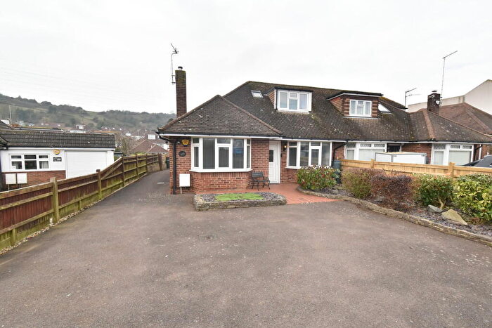 3 Bedroom Detached Bungalow To Rent In Mile Oak Road, Portslade, BN41