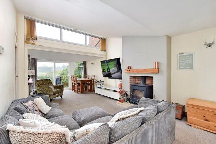 Semi-Detached House For Sale In Glyders, Rossway, Berkhamsted, Hertfordshire, HP4