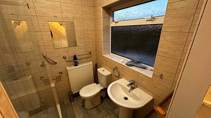 2 Bedroom Bungalow To Rent In Wickersley Road, Rotherham, S60