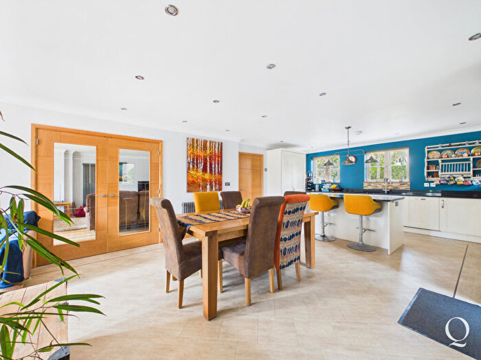 6 Bedroom Detached House For Sale In High Park Road, Broadstone, BH18 - Photo 4