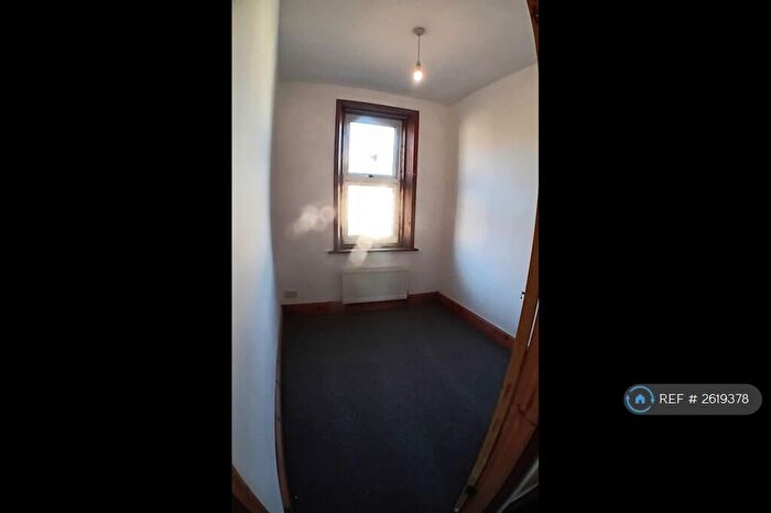 3 Bedroom Flat To Rent In Westbourne, Gateshead, NE8