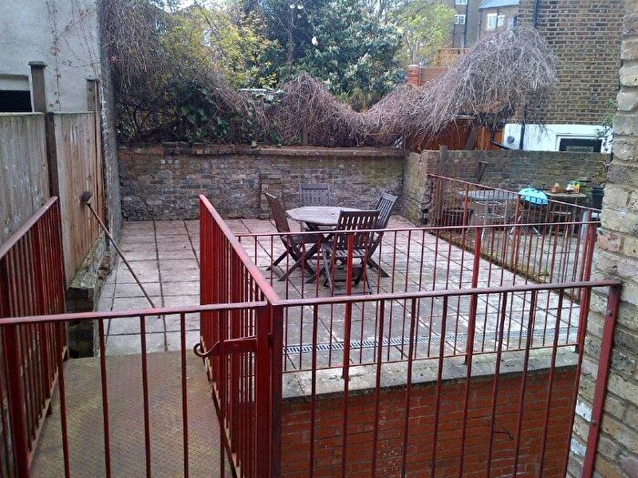 1 Bedroom Flat To Rent In Leighton Road, Kentish Town, NW5
