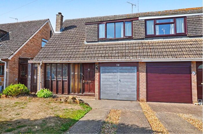 3 Bedroom Semi-Detached House For Sale In Willow View, Kislingbury, Northampton, NN7
