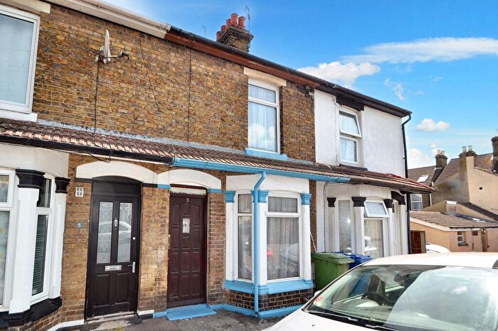 3 Bedroom Terraced House To Rent In Hythe Road, Sittingbourne, ME10