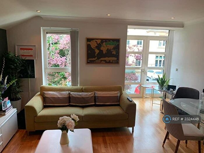 2 Bedroom Flat To Rent In Stainbeck Lane, Leeds, LS7