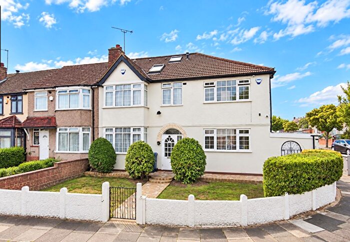 5 Bedroom End Of Terrace House For Sale In Purcell Road, Greenford, UB6