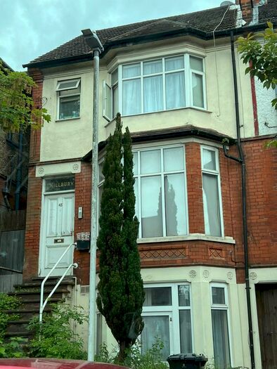 1 Bedroom Flat To Rent In Ashburnham Road, Luton, LU1