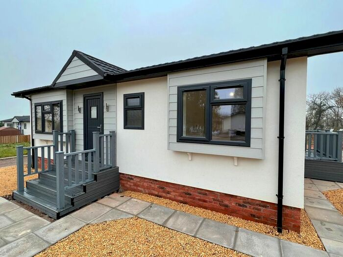 2 Bedroom Park Home For Sale In The Meadows, Claverley, Wolverhampton, WV5