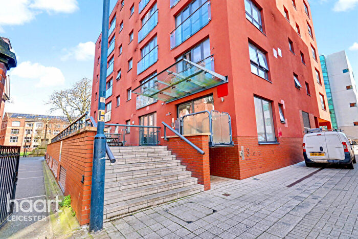 1 Bedroom Apartment For Sale In Colton Square, Leicester, LE1