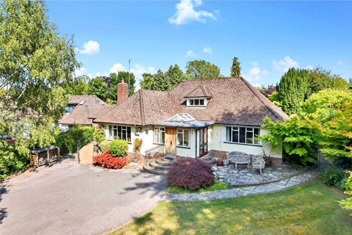 3 Bedroom Chalet For Sale In Chalk Lane, East Horsley, KT24