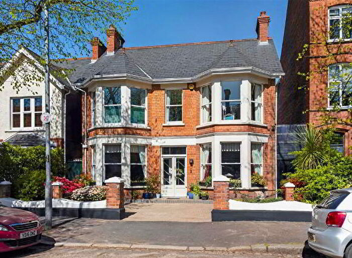 4 Bedroom Detached House For Sale In Wellington Park, Belfast, BT9