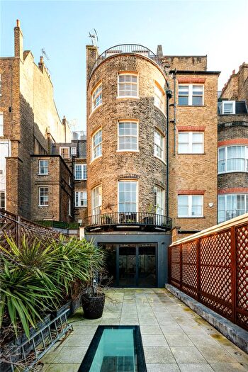 9 Bedroom Terraced House To Rent In Charles Street, Mayfair, London, W1J
