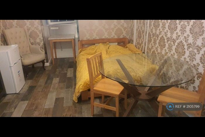 Studio To Rent In Dartford, Dartford, DA1