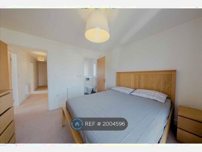 2 Bedroom Flat To Rent In Bessemer Lodge, Oakgrove, Milton Keynes, MK10