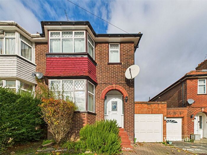 3 Bedroom Semi Detached House For Sale In Lodore Gardens, Kingsbury, London, NW9