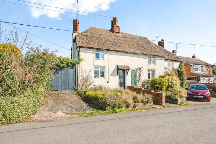 3 Bedroom Property For Sale In High Street, Dadford, Buckingham, MK18