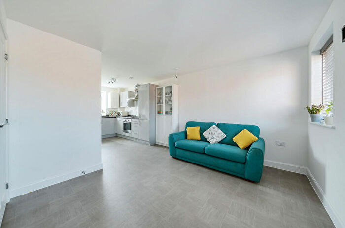 2 Bedroom Apartment To Rent In Fieldfare Way, Harlow, Essex, CM17