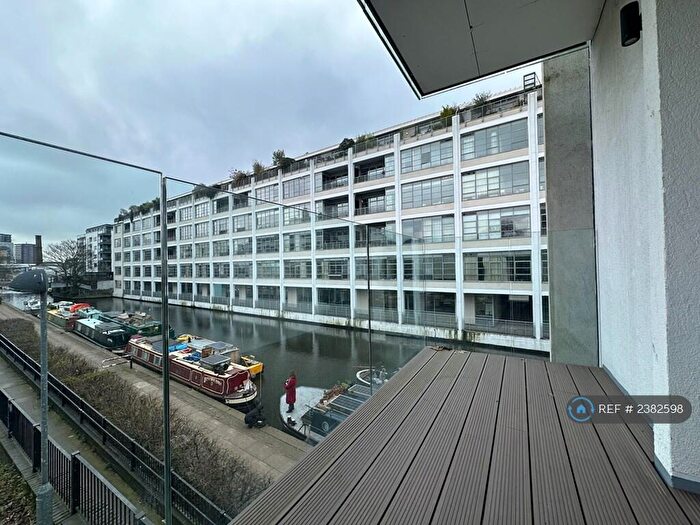 2 Bedroom Flat To Rent In Waterside Apartments, London, N1