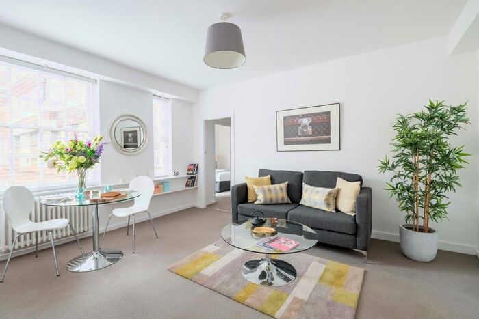 Studio To Rent In Dolphin Square, London, SW1V