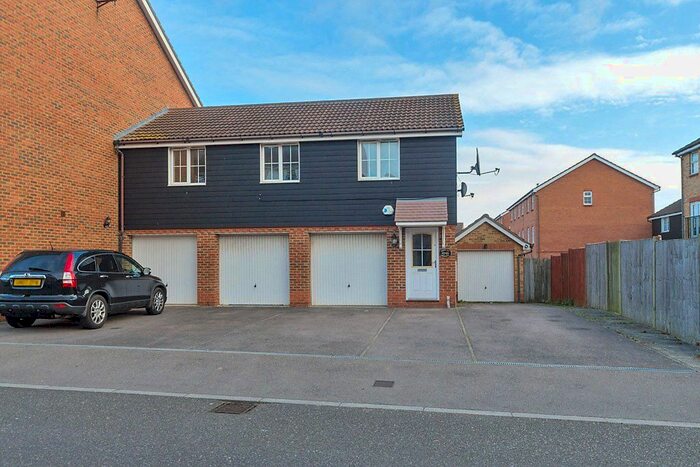 2 Bedroom Flat To Rent In Emerald Crescent, Sittingbourne, Kent, ME10