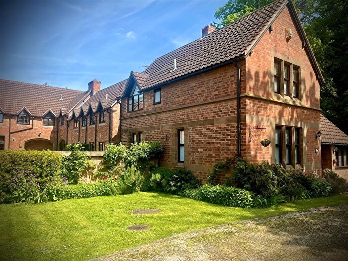 4 Bedroom Property To Rent In Mill Lane, Bulkington, CV12