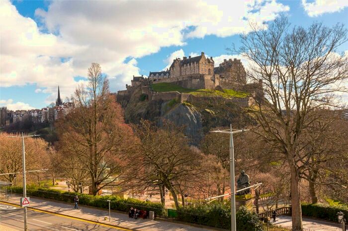 2 Bedroom Flat To Rent In South Charlotte Street, Edinburgh, EH2