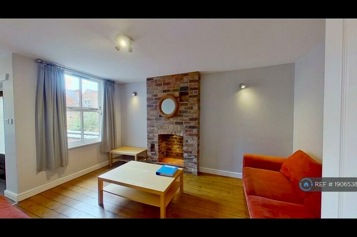 6 Bedroom End Of Terrace House To Rent In Balfour Road, Nottingham, NG7