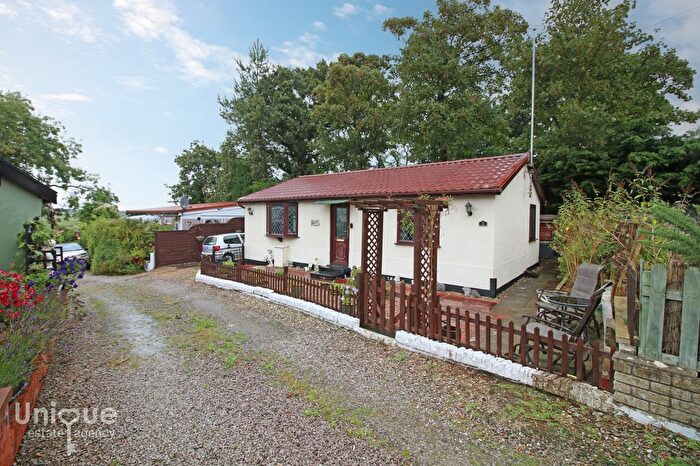 2 Bedroom Property For Sale In Occupation Lane, Poulton-Le-Fylde, FY6