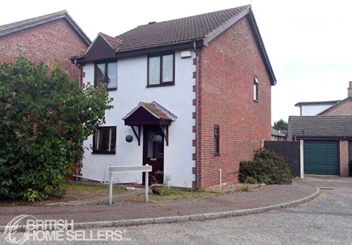 3 Bedroom Detached House For Sale In Kittiwake Close, Bradwell, Great Yarmouth, Norfolk, NR31