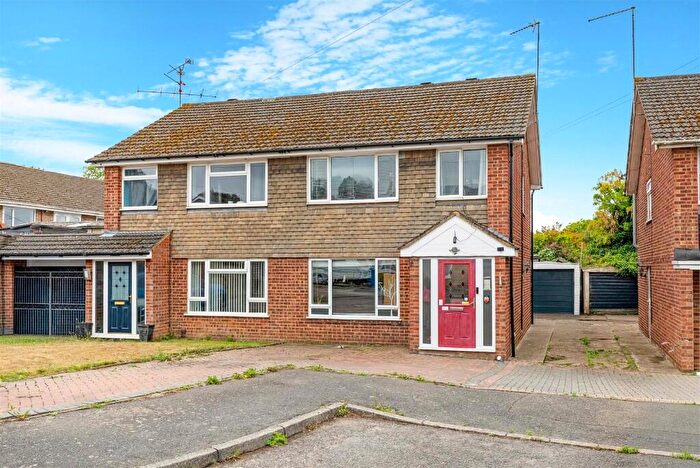 3 Bedroom Semi-Detached House For Sale In Wicksteed Close, Kettering, Northamptonshire, NN15