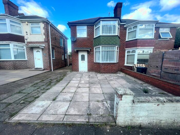 3 Bedroom Semi-Detached House To Rent In Ermington Crescent, Hodge Hill, Birmingham, B36