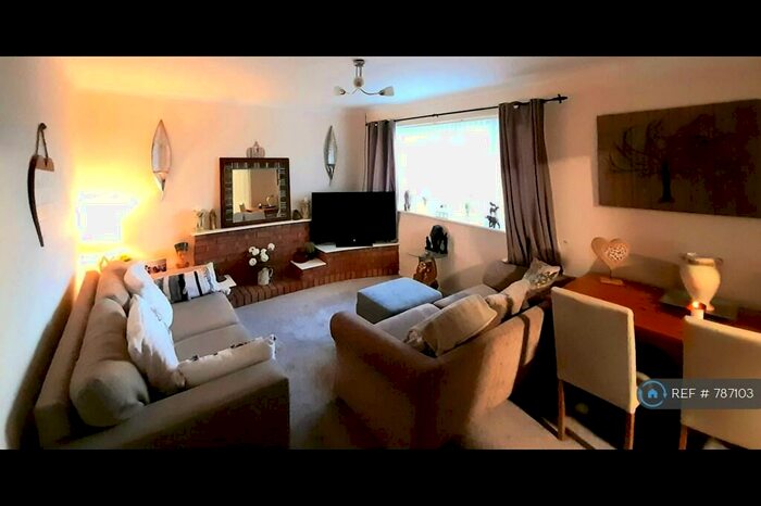 2 Bedroom Flat To Rent In Lon Islwyn, Prestatyn, LL19